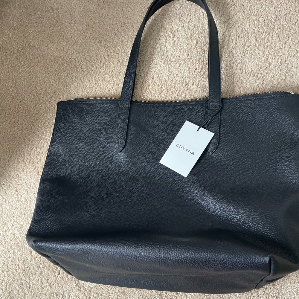 Cuyana Classic leather tote (old style)